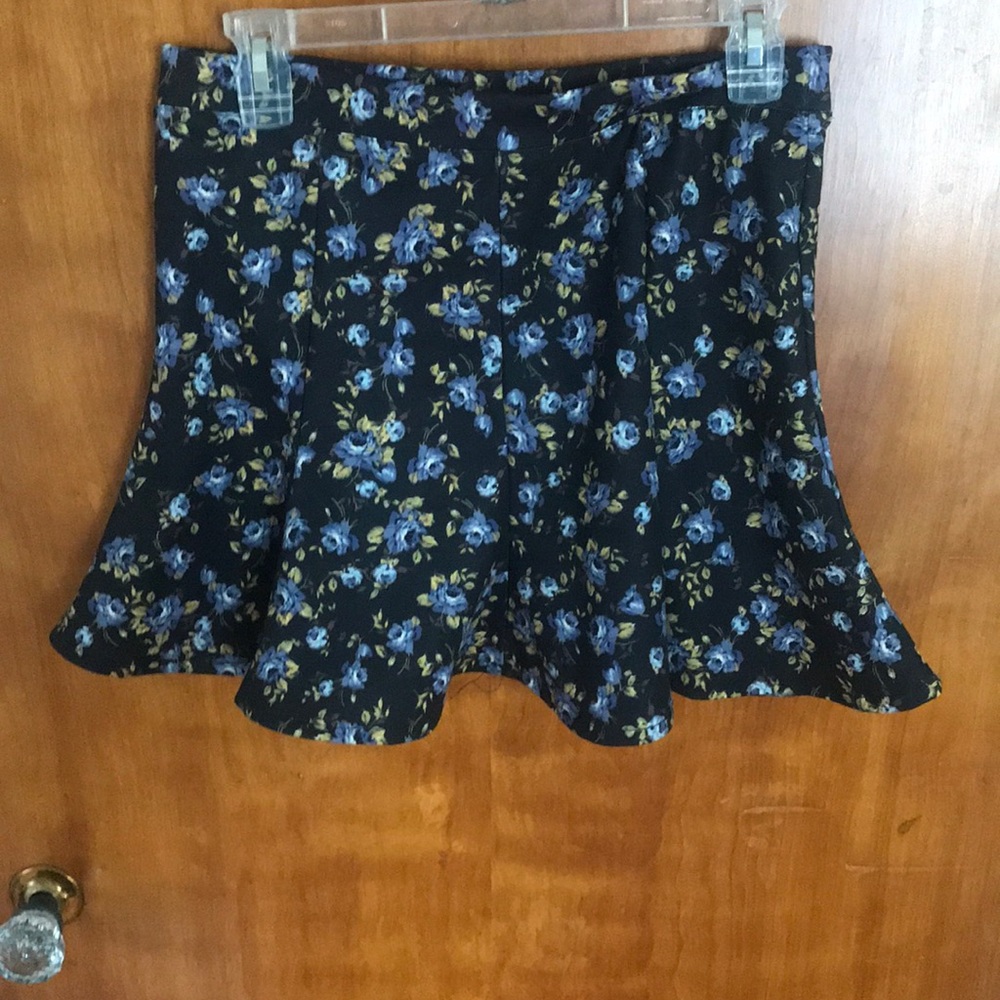 Zara trafuc flare skirt